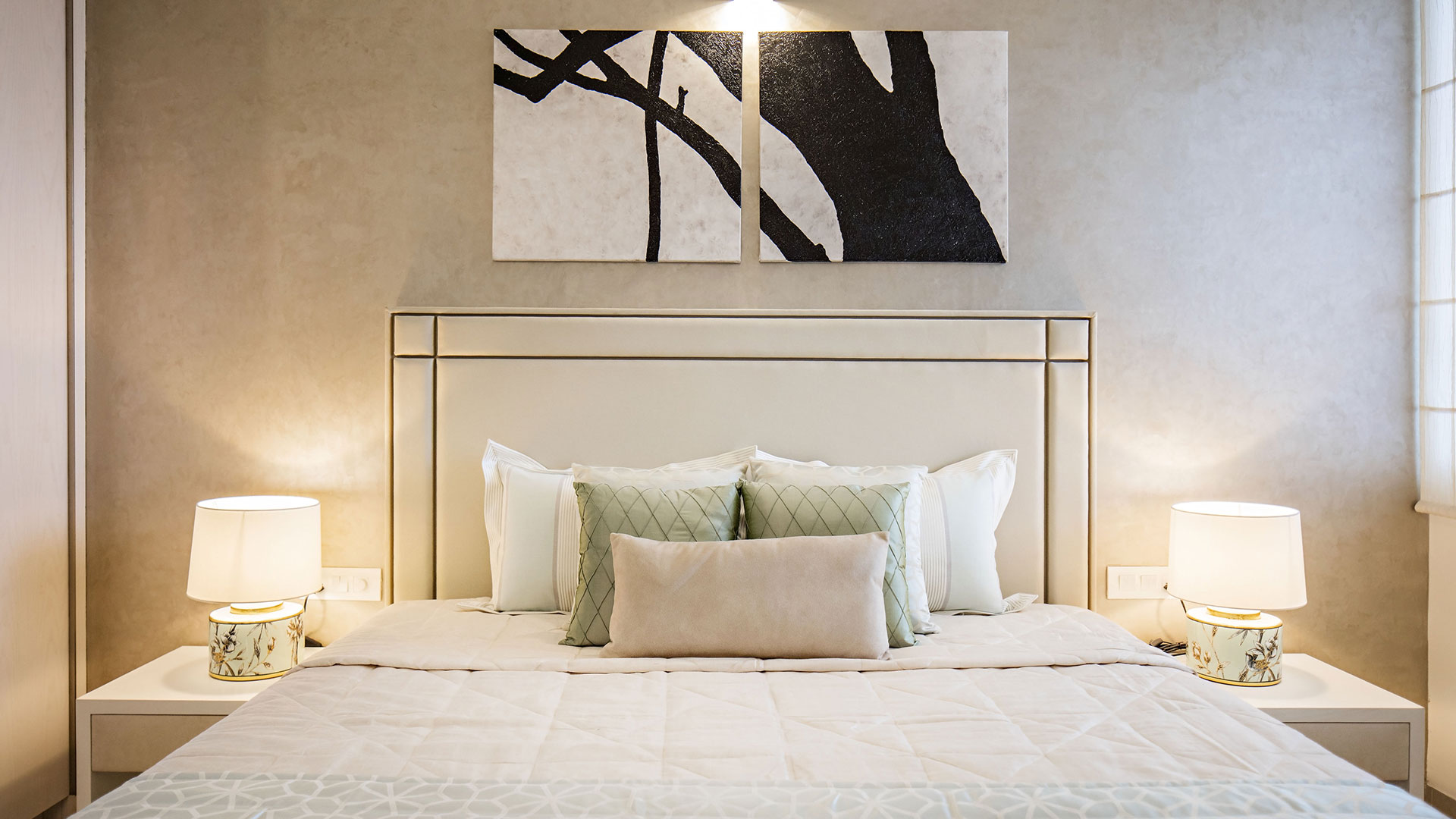 Featured Image of Purva Northern Lights Gallery 1